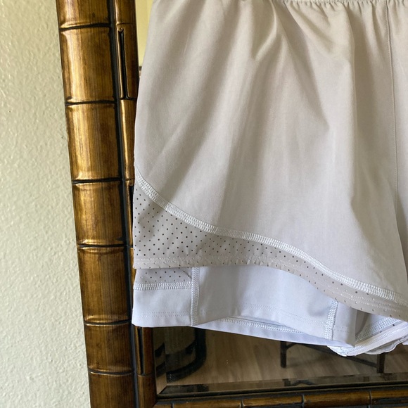 Spanx Get moving Skort in White/Gray Size Lg. - Picture 7 of 8